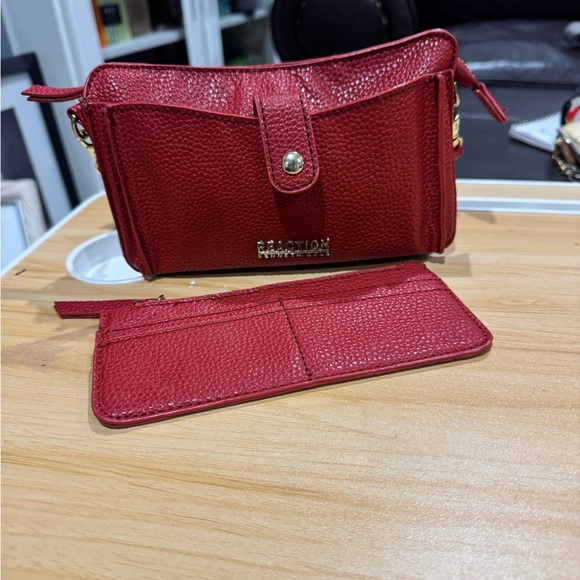 Kenneth Cole Reaction Bold Red Bag and Wallet Set - Picture 5 of 14